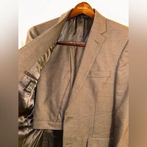 NWT JOS. A. BANK MENS SUIT (slim fit) un-hemmed ready to be tailored 41L 35W